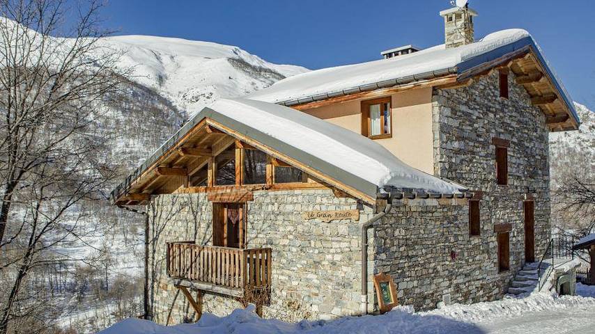 Chalet pour 26 personnes, avec balcon en Savoie
