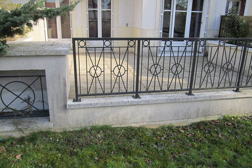 Apartamento entero, 2 Piezas Terraza Eurodisney y cerca de golf in Bailly-Romainvilliers, Sena y Marne