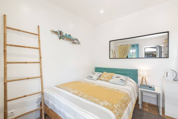 Relaxing Suite in Estrela with Shared Terrace and Wi-Fi in Lapa, Lisbon