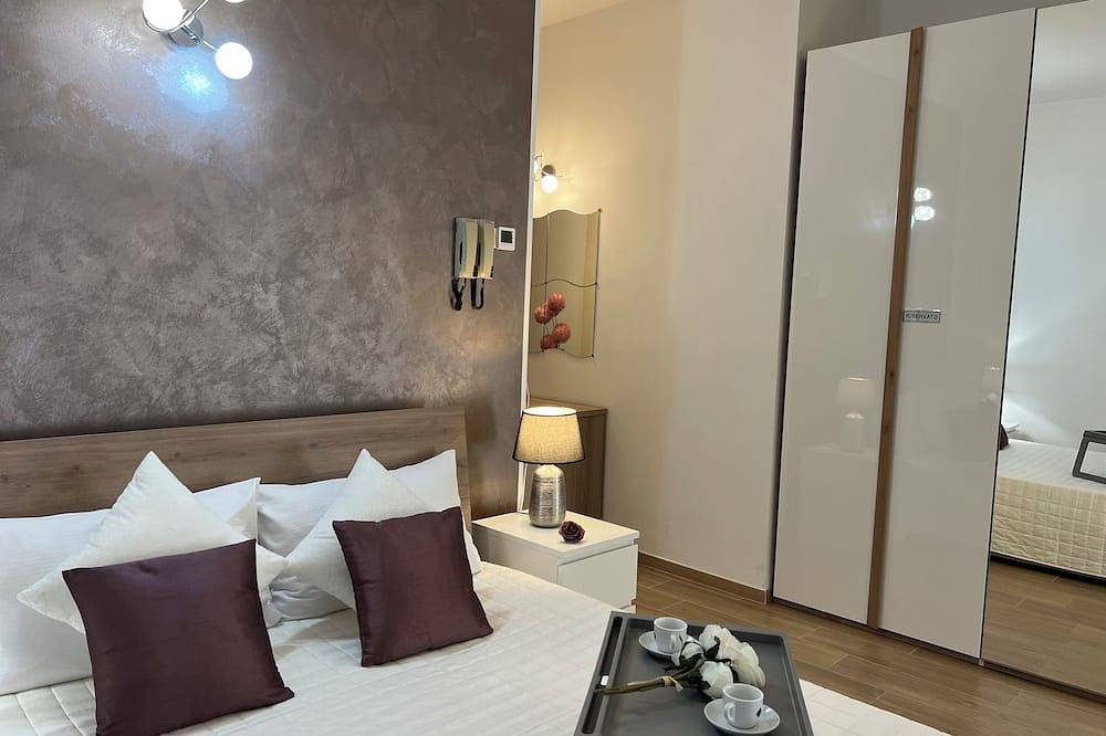 Entire apartment, A few minutes from the airport and train station-a real convenience. in Villafranca di Verona, Verona Province