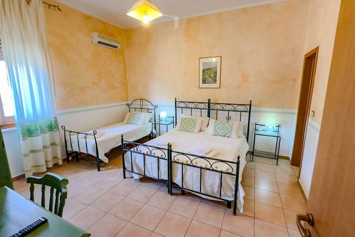 Gîte pour 2 personnes, avec jardin à Bosa Marina - 2