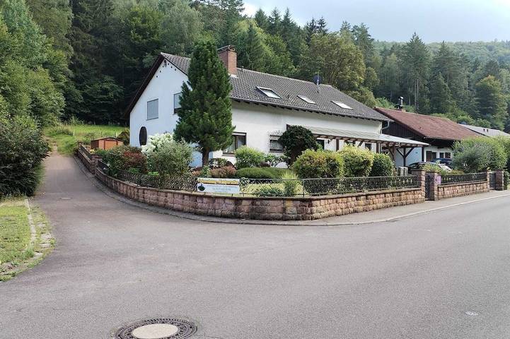 Ferienwohnung für 5 Personen, mit Terrasse in Rinnthal