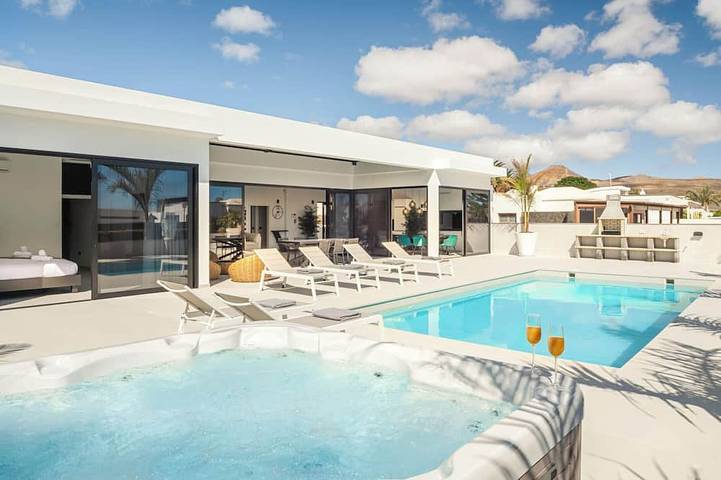 Villa für 8 Personen, mit Whirlpool und Garten - 1