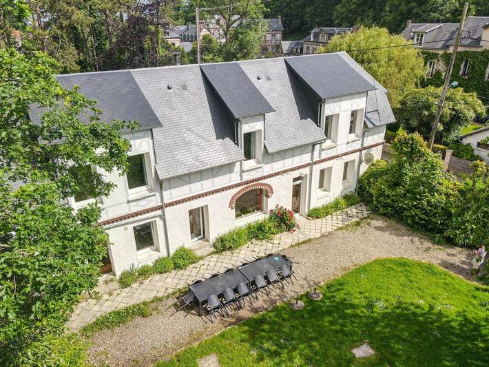 Location de vacances pour 12 personnes, avec Balcon ainsi que Terrasse et Jardin dans Les Grandes Dalles