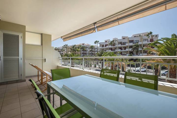 Apartamento entero, Apartamento vacacional "Marina" cerca de la playa con terraza y piscina compartida in Palm-Mar, Arona 