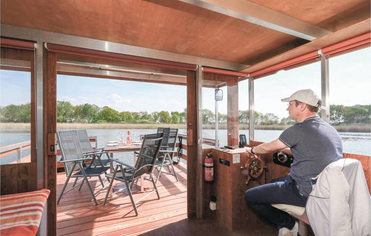 Hausboot für 6 Personen, mit Terrasse in Mecklenburg-Vorpommern - 3