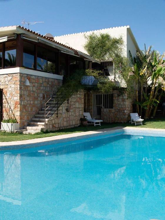 Finca for 10 people, with Terrace and Garden as well as Pool and View in Benidorm