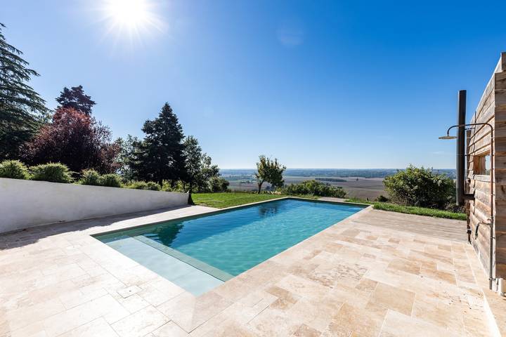 Havre de paix au cœur de l’Entre-Deux-Mers : gîte de charme avec piscine, sauna et nature préservée in Montagoudin, Région de Langon