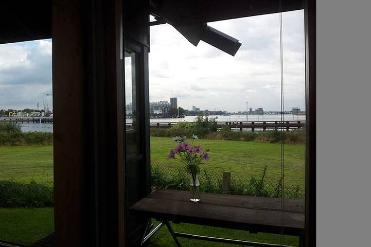 Log cabin for 2 people in Amsterdam