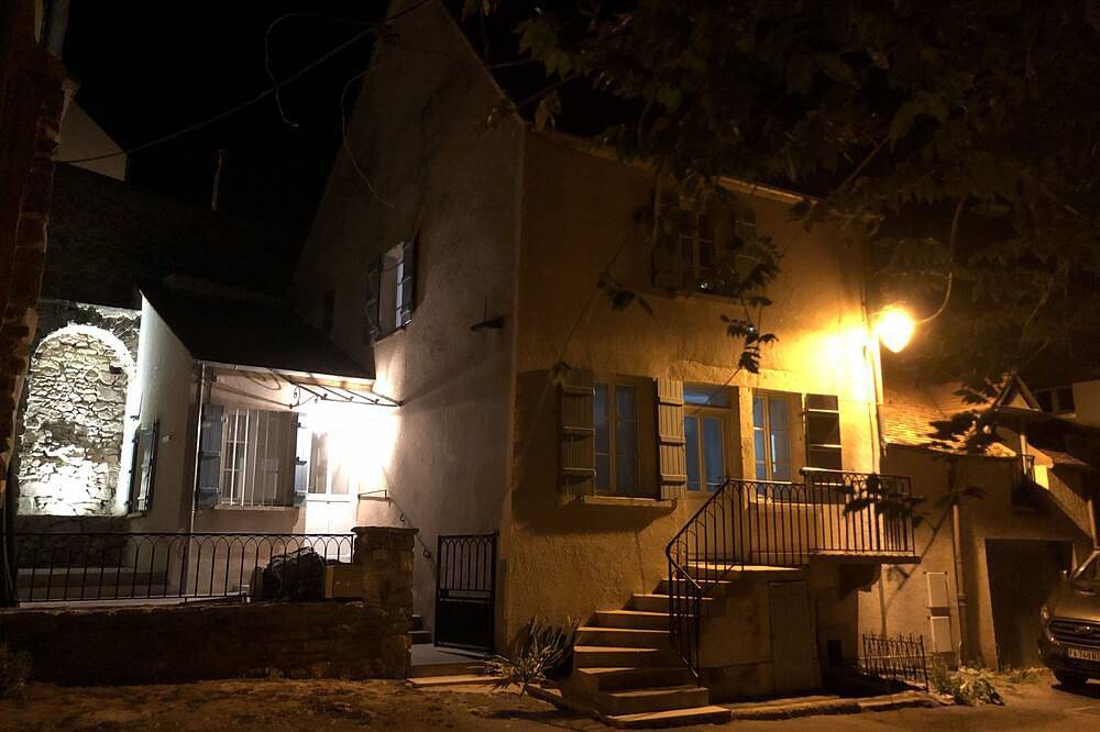 Pont Pinard building and its pink granite for 2 in Semur-en-Auxois, Montbard region