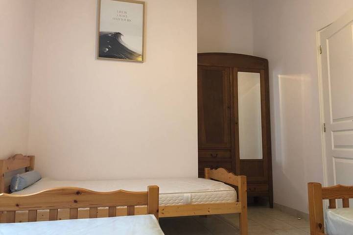 Gîte pour 5 personnes, avec piscine ainsi que jardin et terrasse à Angles - 4