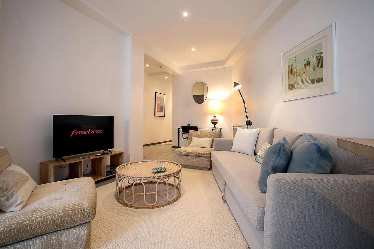 Appartement entier, One-Bedroom Apartment in Lisieux, Région de Lisieux