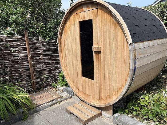 Ferienhaus für 2 Personen, mit Balkon und Terrasse sowie Garten und Sauna