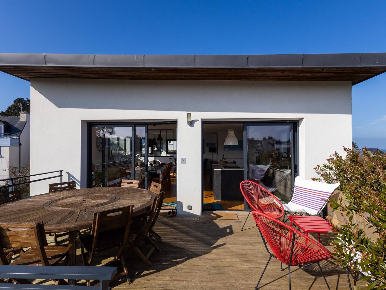 Villa 'Lumineuse Vue Mer 150m Plage' avec vue sur la mer, terrasse privée et Wi-Fi in Le Diben, Plougasnou