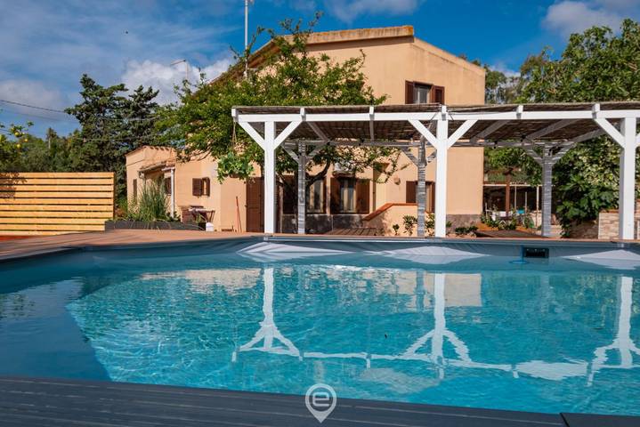 Ferienwohnung für 2 Personen, mit Balkon/Terrasse und Garten sowie Pool