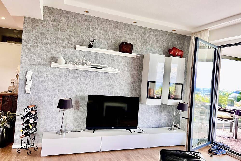 Ganze Wohnung, Ferienwohnung mit Top Aussichtslage zwischen Schwarzwald Vogesen in Bühl, Mittlerer Schwarzwald