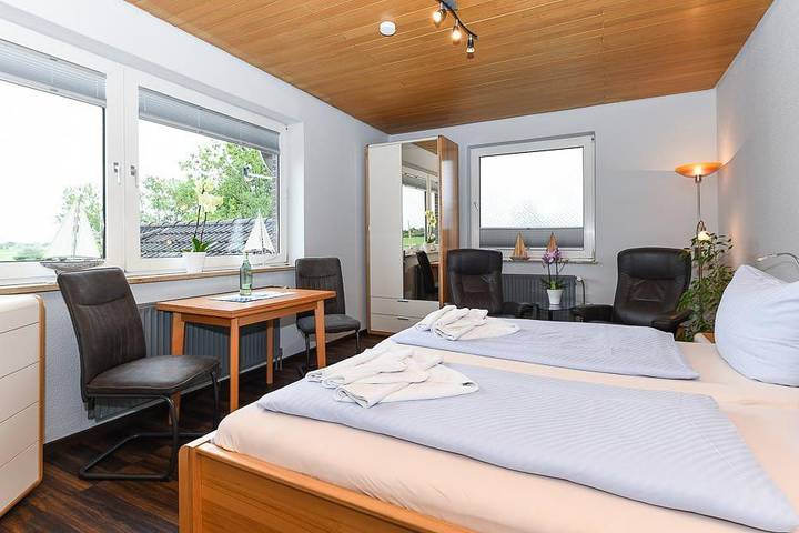 Ferienwohnung für 2 Personen, mit Balkon in Neuharlingersiel - 2