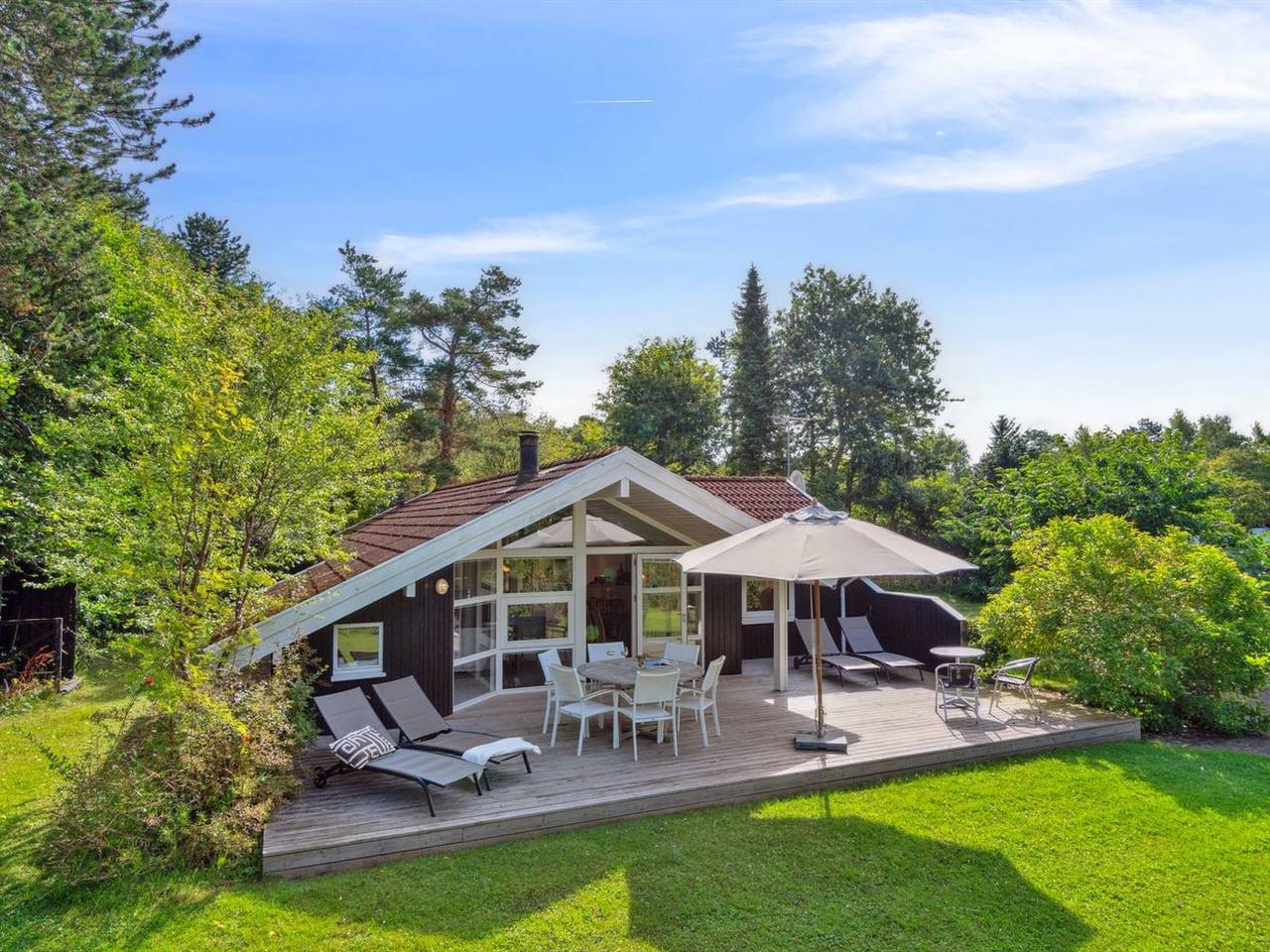 "Batsha" - 350m from the sea in Tisvilde, Kattegat