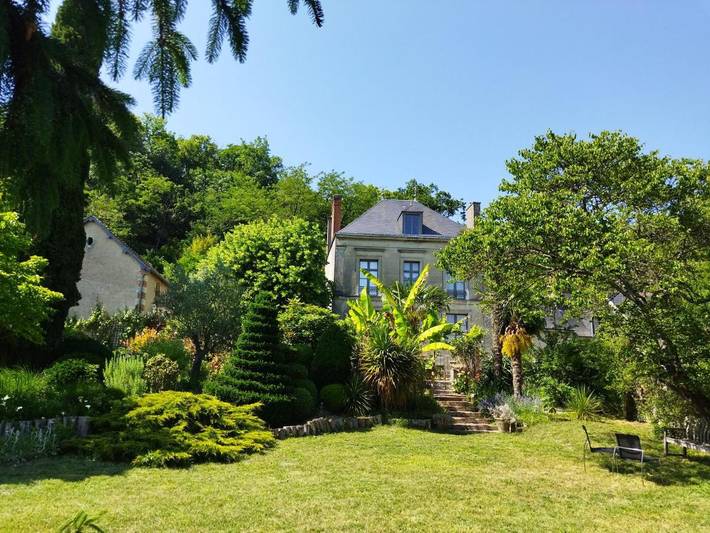 Location de vacances pour 10 personnes, avec Terrasse ainsi que Jardin et Vue à Cinq-Mars-la-Pile