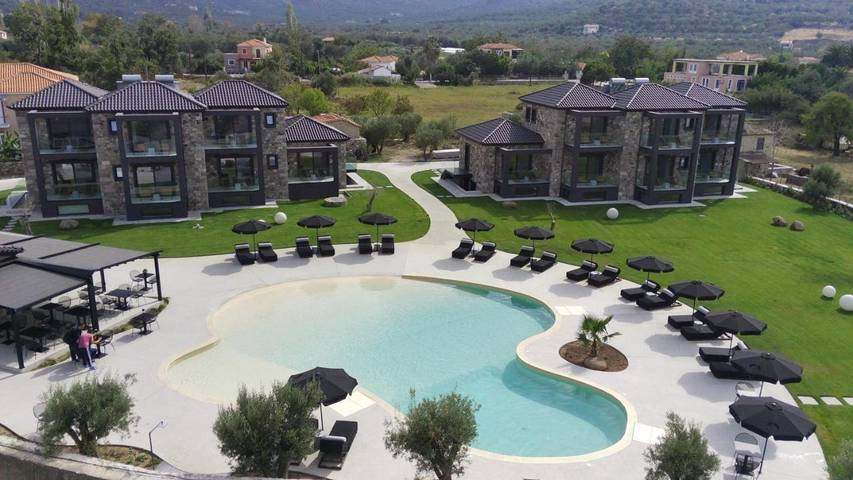 Ferienwohnung für 2 Personen, mit Balkon und Pool sowie Whirlpool und Garten in Petra (Griechenland)