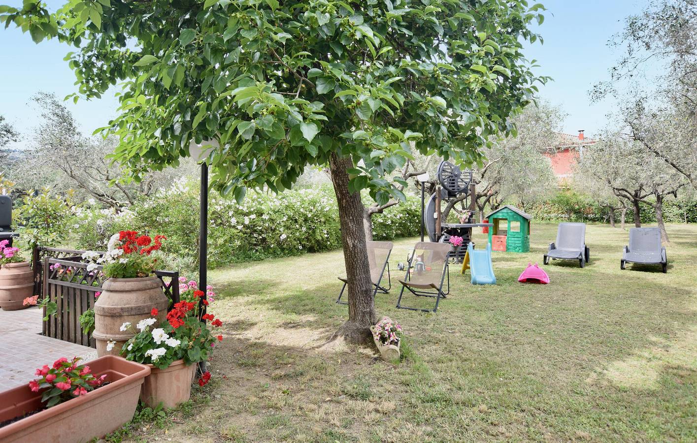 Appartement de vacances entier, Appartement confortable près du centre-ville avec WiFi et parking in Santo Stefano di Magra, Parc naturel régional de Montemarcello-Magra-Vara