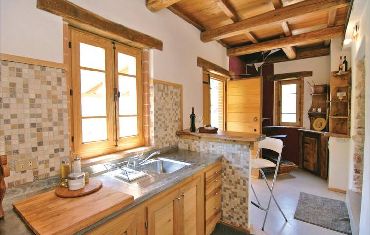 Castiglione Getaway: 75sqm Apt w/ A/C, Pool, & Kitchen in Stroncone, Provincia di Terni