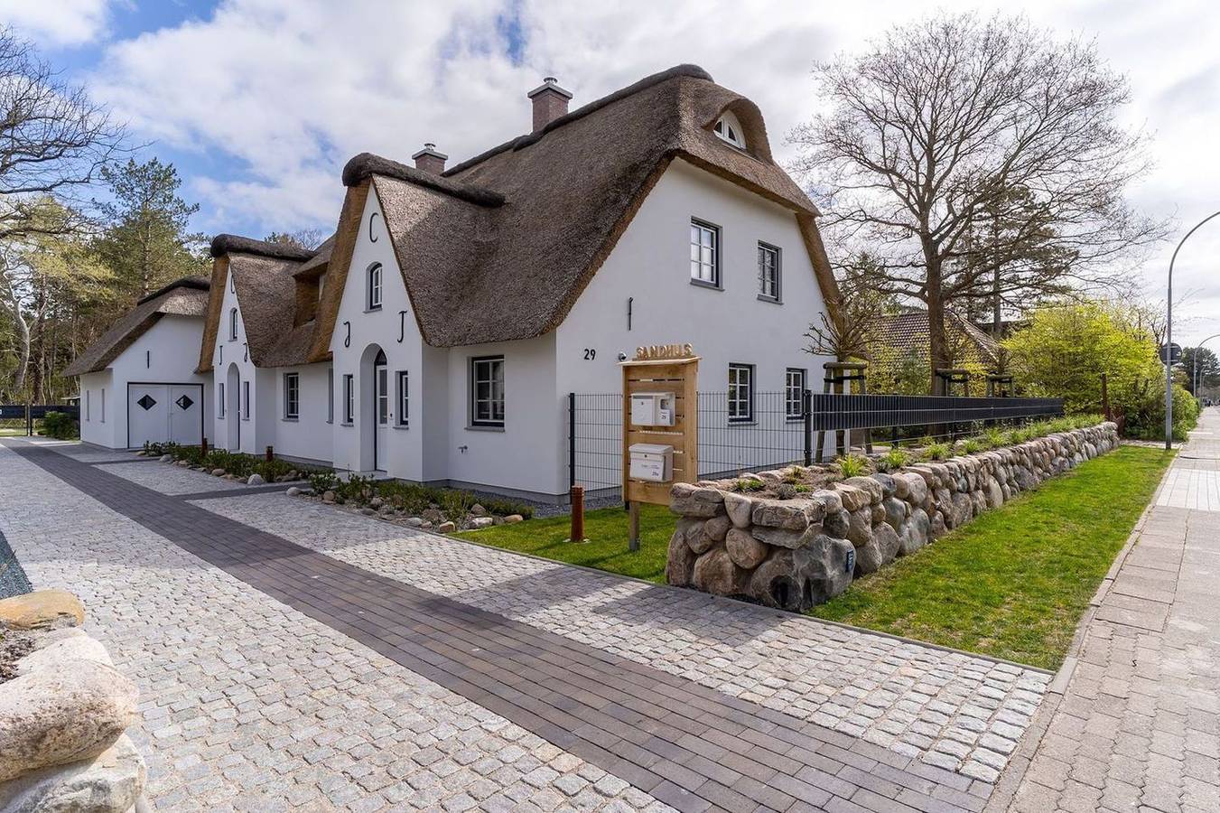 Sandhus Backbord - wunderschöne, hochwertige Reethaushälfte mit toller Ausstattung! in St. Peter-Ording, Eiderstedt