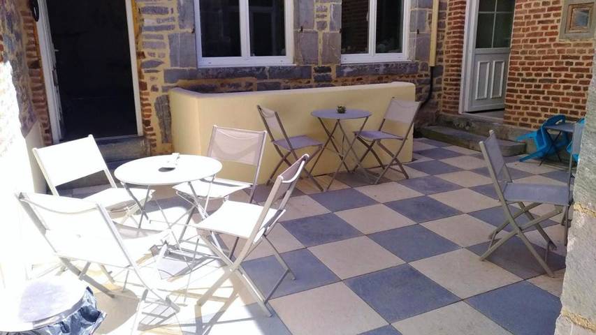 Gîte pour 8 personnes, avec terrasse à Givet (homonymie) - 3
