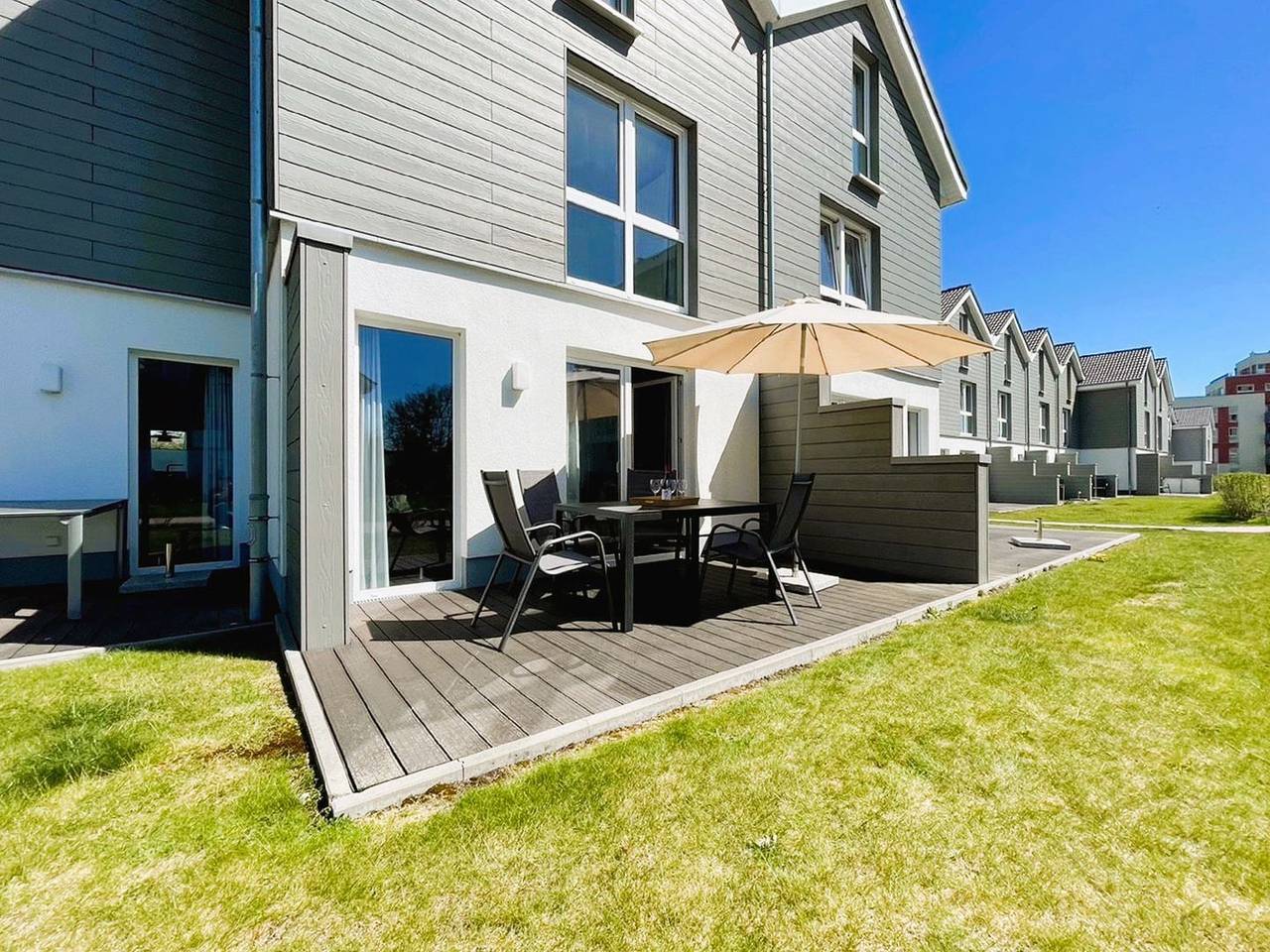Modernes Ferienhaus, Sauna, Süd-Terrasse, Loggia mit Meerblick, Haustiere in Schillig Strand, Wangerland