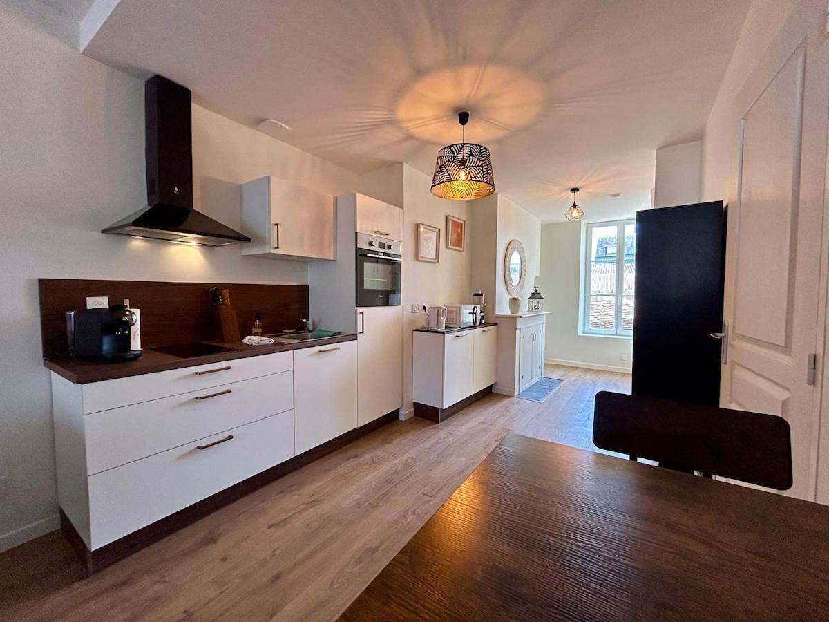 Appartement entier, Studio centre-ville entièrement rénové in Mortagne-au-Perche, Parc naturel régional du Perche