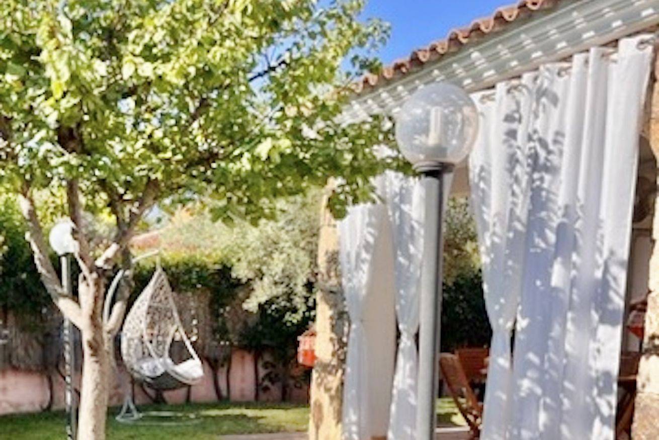 Appartamento intero, Molly's Garden House, trilocale con A.C e Wifi, a soli 1200 mt dalla spiaggia "La Cinta" in San Teodoro, Olbia-Tempio