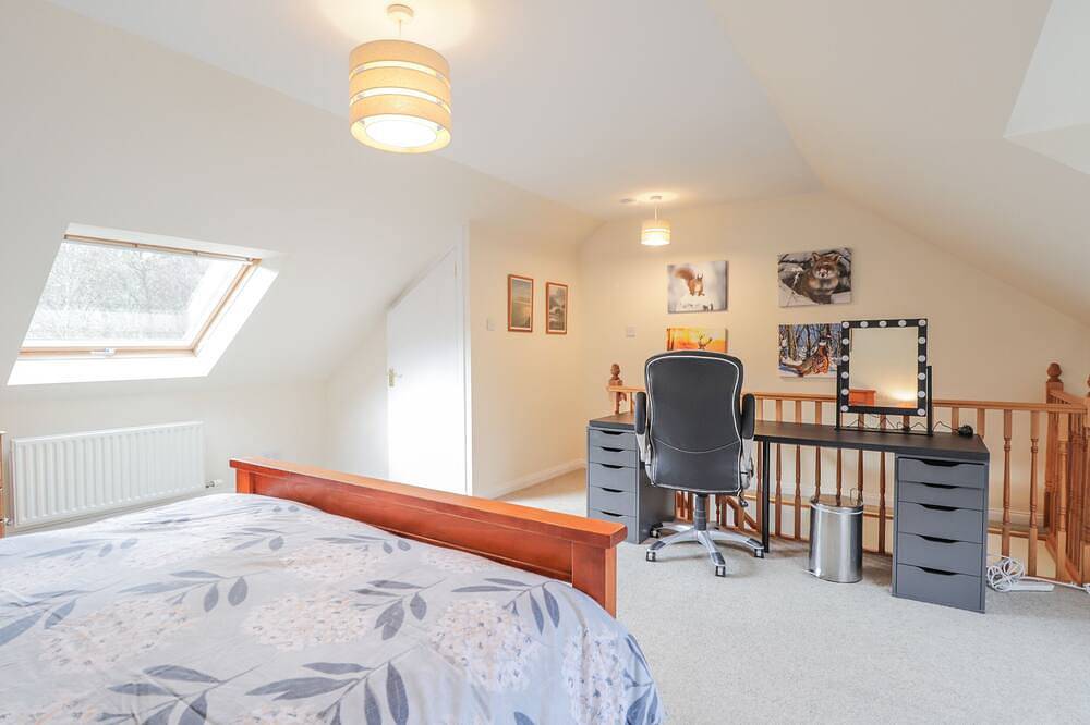 Iola, romantic, character holiday cottage in Drumnadrochit, Loch Ness in Drumnadrochit, Highlands