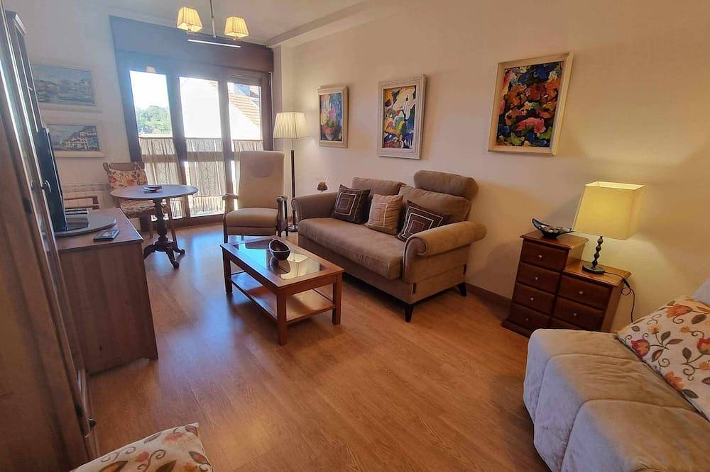 Entire apartment, Apartamento Vacacional Marita in Nueva de Llanes, Llanes