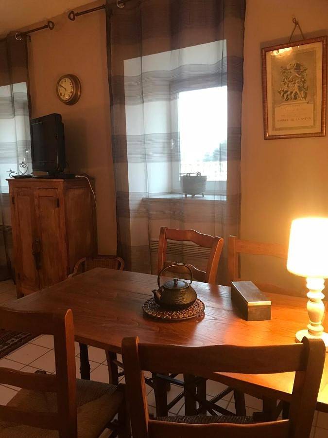 Gîte pour 8 personnes, avec terrasse ainsi que vue et piscine à Saint-Joseph-des-Bancs - 4