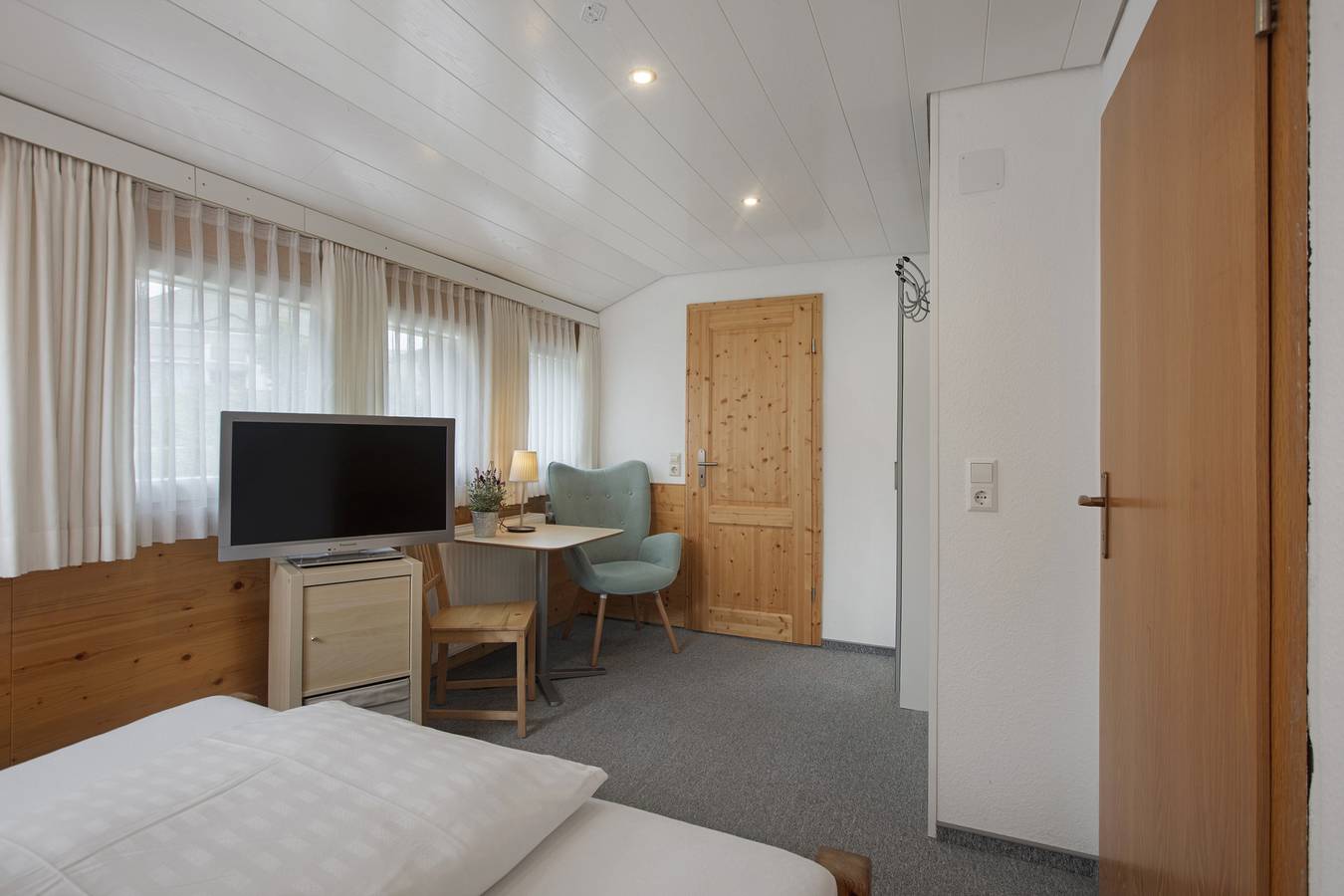 Room '16' with Mountain View, Shared Terrace and Wi-Fi in Suedlicher Schwarzwald, Todtnau