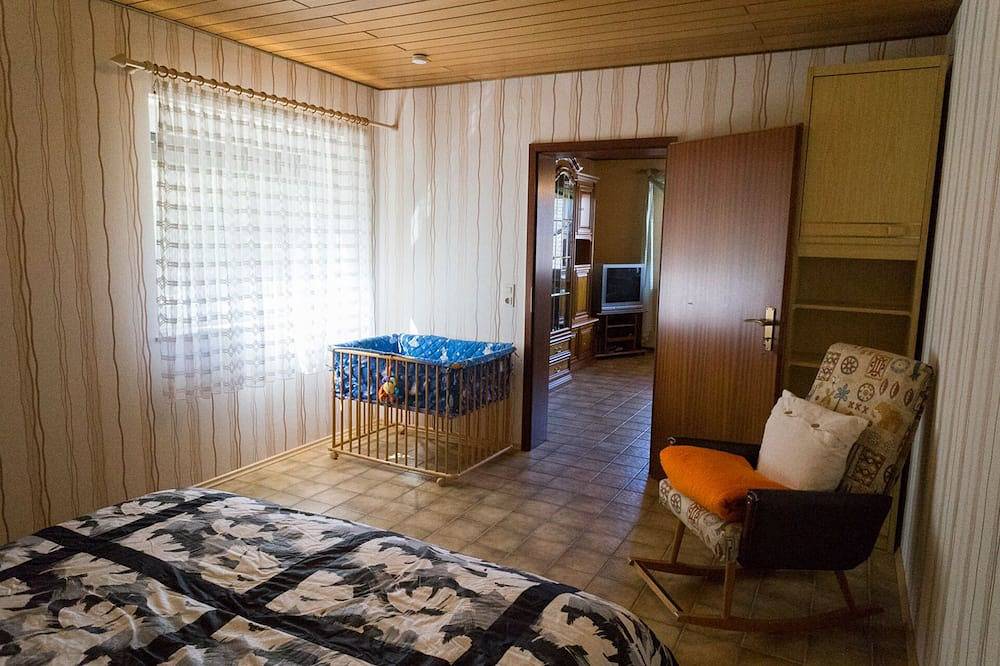 Ganze Wohnung, Beliebte Ferienwohnung 90 qm. mit 2 Schlafzimmern, 1-4 Personen in Mörlenbach in Mörlenbach, Bergstraße