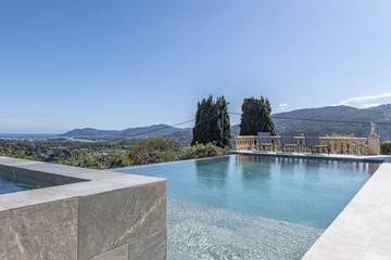 Gîte pour 12 personnes, avec piscine et terrasse à La Roquette-sur-Siagne