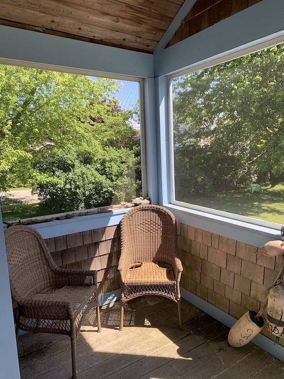 Vacation house for 10 people, with yard in Rhode Island