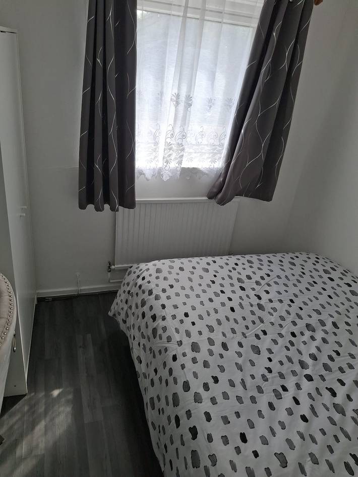 Ein schönes Zimmer mit Doppelbett in Zone 2 verfügbar in Southwark, London