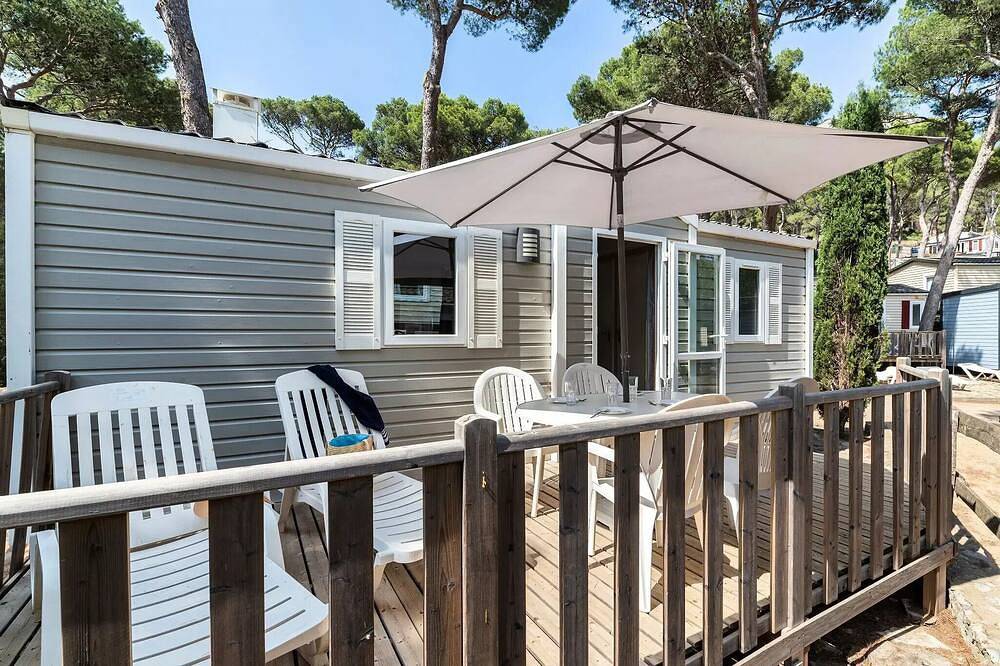 Camping Le Chêne Gris**** - Classic 4-room mobile home for 6 people with air conditioning in Guérard, Seine-et-Marne