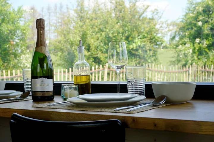 Gîte pour 2 personnes, avec Terrasse ainsi que Jardin et Vue à Doische - 2