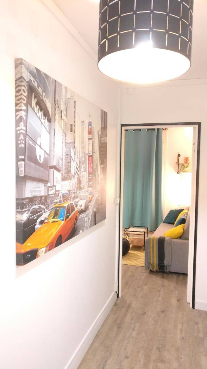 Appartement entier, Les Clés du Bonheur by Beds4Wanderlust, 47m2 avec Terrasse privative & Parking-Rer B Tgv 10min-Orly 20min in Massy, Essonne