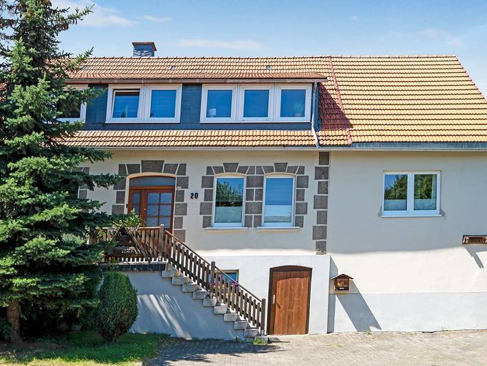 Ferienwohnung für 6 Personen, mit Terrasse und Garten