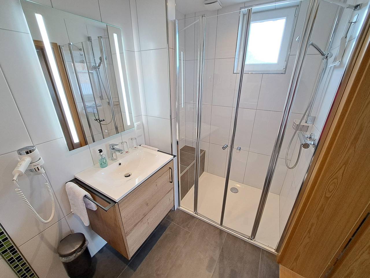 Doppelzimmer Neubau in Wesertal, Hessisches Bergland