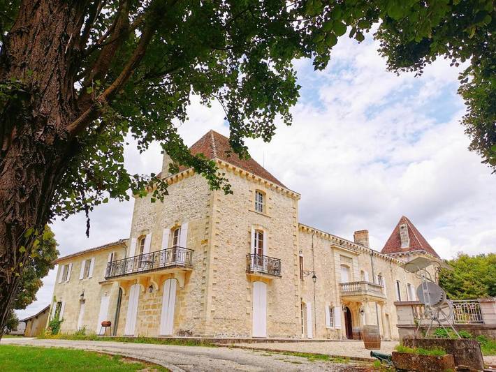 Hôtel pour 20 personnes, avec Terrasse ainsi que Jardin et Piscine