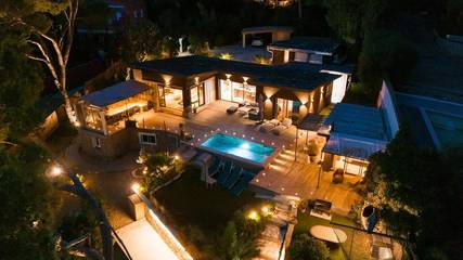 Location de vacances pour 12 personnes, avec terrasse ainsi que vue et piscine, animaux acceptés dans Plage Fabrégas