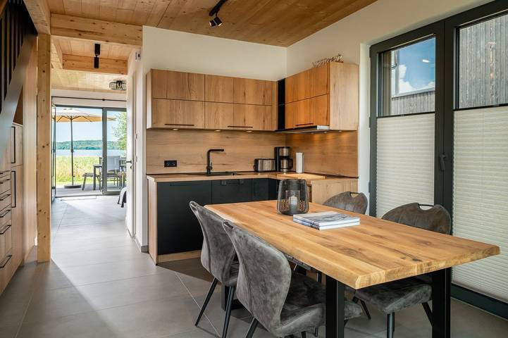 Ferienhaus für 6 Personen, mit Terrasse und Garten sowie Seeblick in Bergen auf Rügen - 2