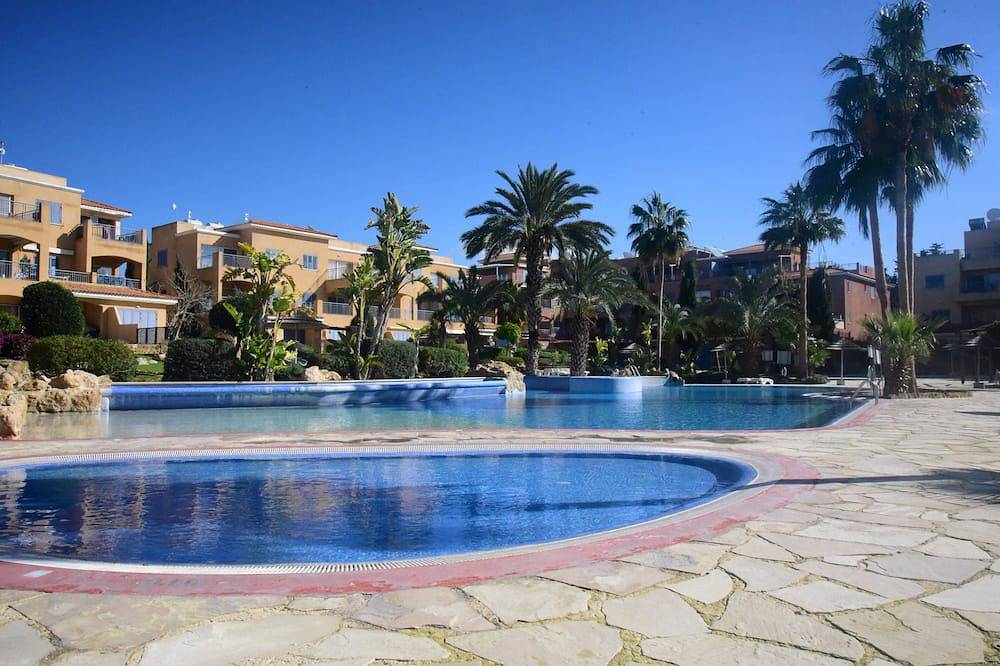 Ganze Wohnung, 2-Bett Erdgeschoss auseinander, 6 Personen mit privatem Garten. in Paphos, Südzypern