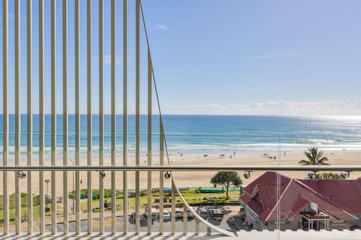 Holiday rental for 4 people, with pool and view as well as balcony in Gold Coast