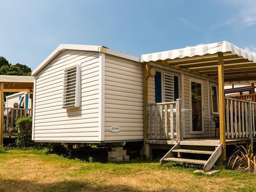 Camping Le Welcome - Mobilheim 4 personen - Mh 2Ch - Überdachte Terrasse in Mesquer, Côte d'Amour